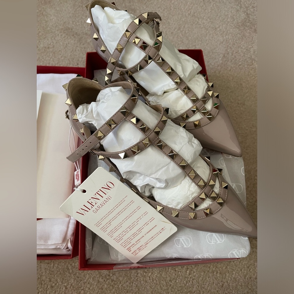 NWT - Valentino Rockstud Cage Flats EU 38.5
